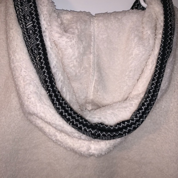 M AE Fleece Tribal Pattern Hooded Jacket - Picture 12 of 15